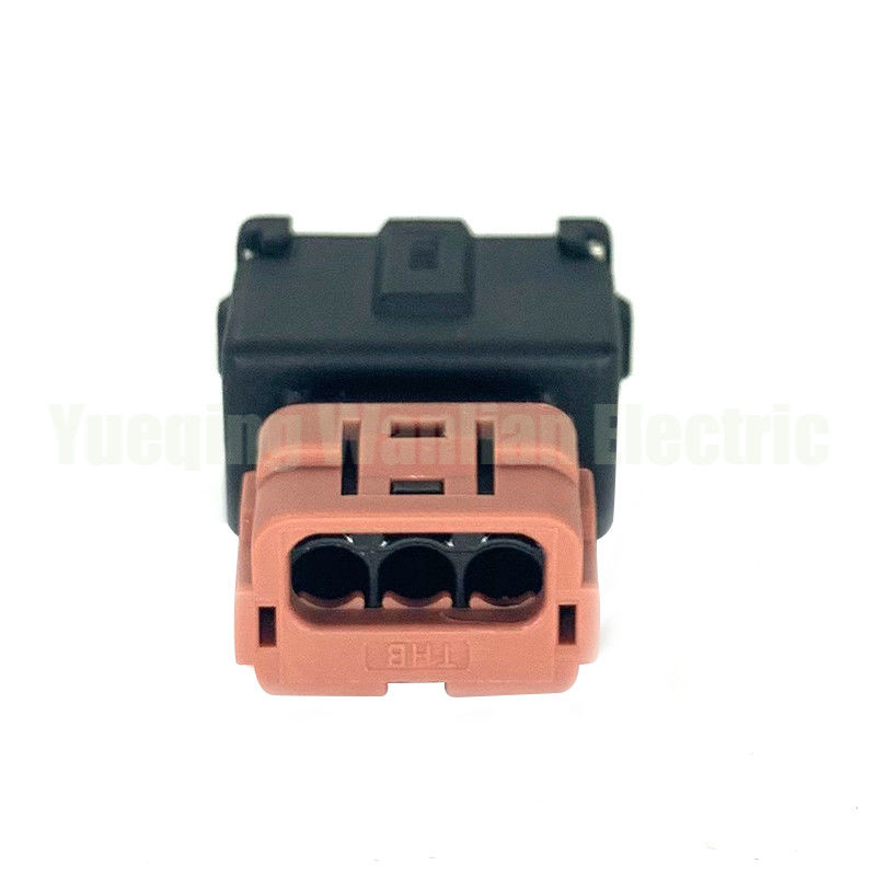 3 پین اتصال کویل روشنایی PB185-03026 قطب کویل روشنایی ولتاژ بالا خودرو