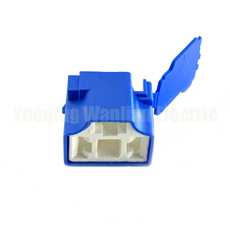 3 پین H4-2B کانکتور سرامیکی خودرو خودروی چراغ نگهدارنده چراغ 7.8mm سوکت